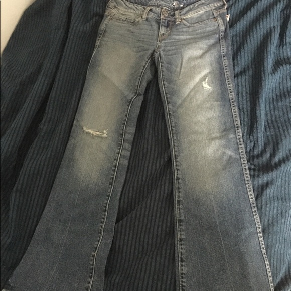 American Eagle Vintage Flare Ripped Jeans - Picture 2 of 2